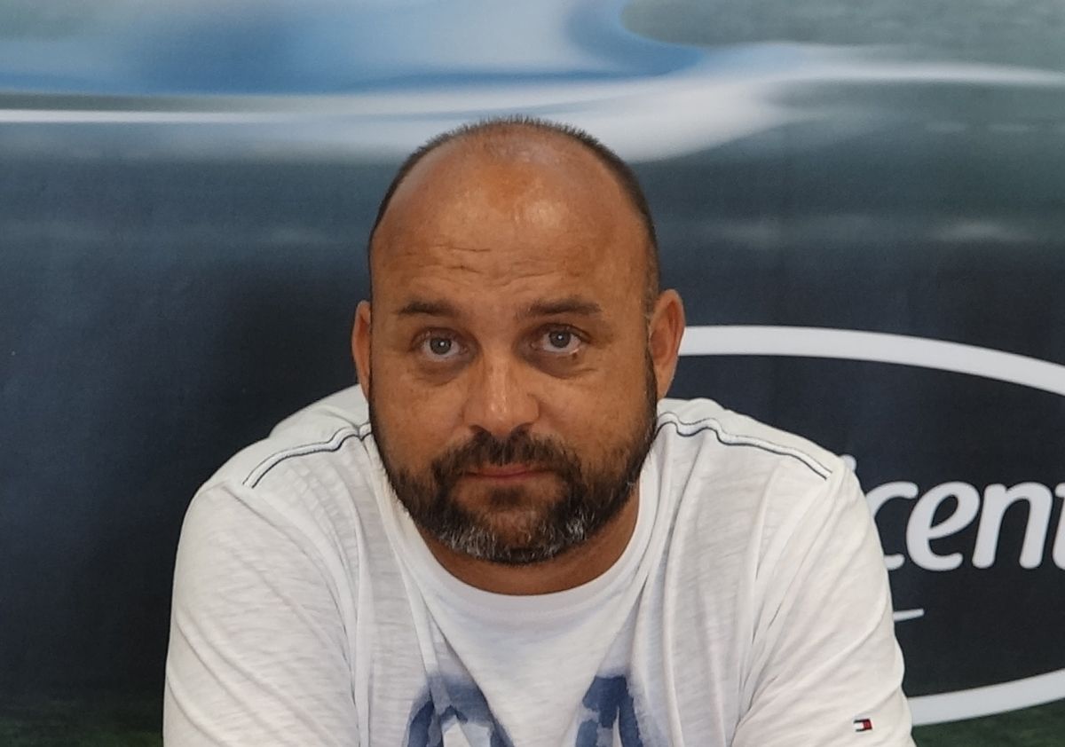 Manolo González, técnico del Ebro. Foto: CD Ebro