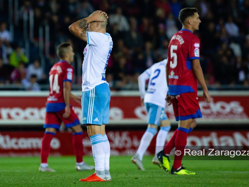 Pombo lamenta una ocasión zaragocista. | Foto: Real Zaragoza