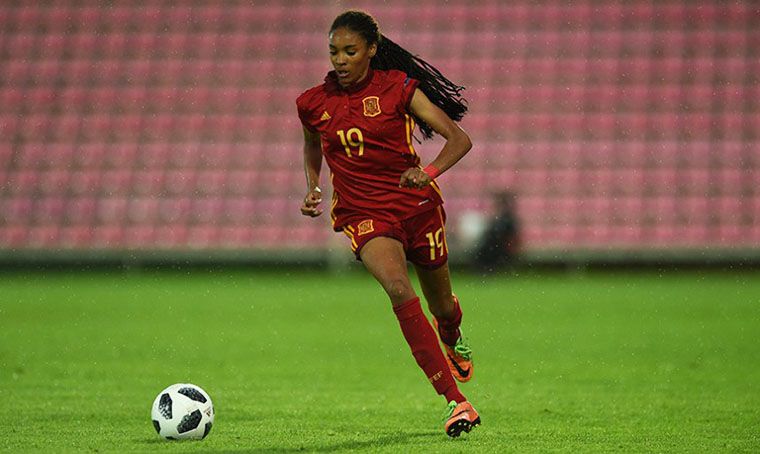 Salma con la selección. | Foto: Federación Aragonesa de Fútbol