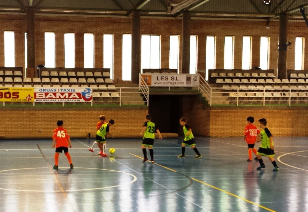 Comienza la liga comarcal de fútbol sala escolar en el Bajo Cinca ...