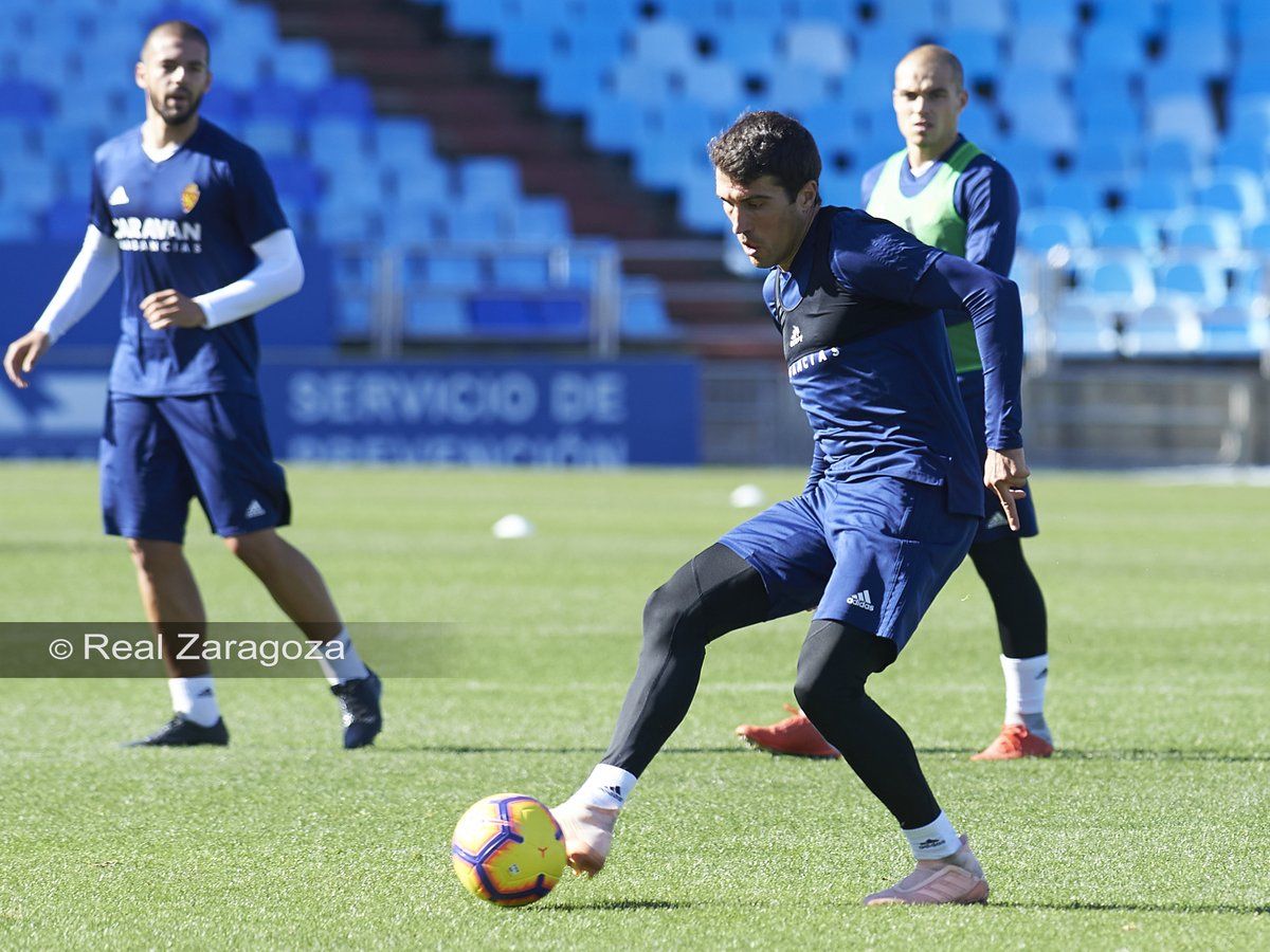 Zapater entrena en la Ciudad Deportiva. | Foto: Real Zaragoza