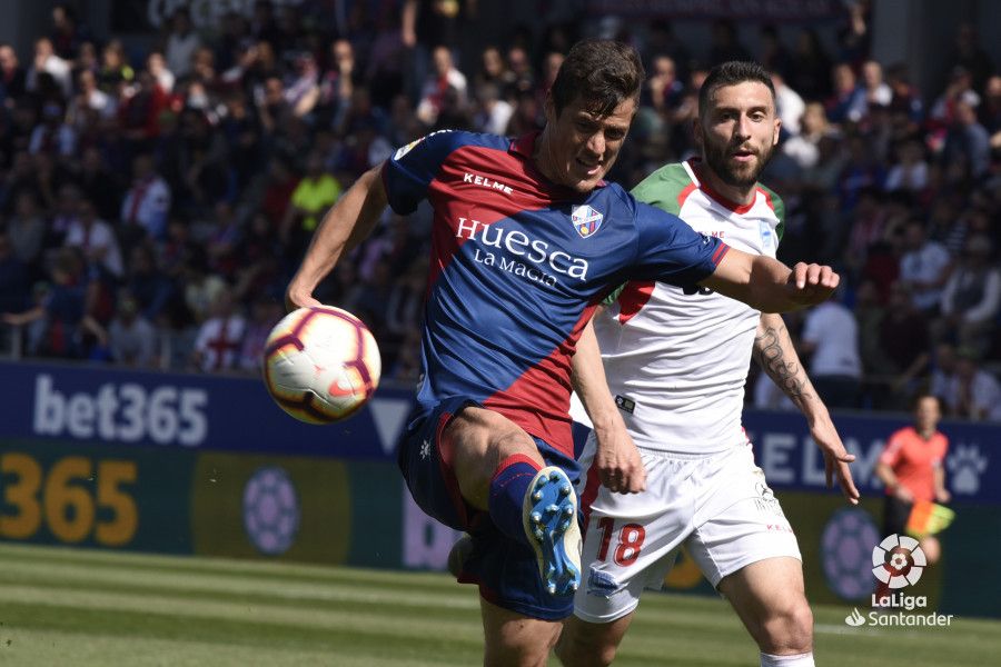 Mantovani, el pasado año, con la camiseta de la SD Huesca | Foto: LFP