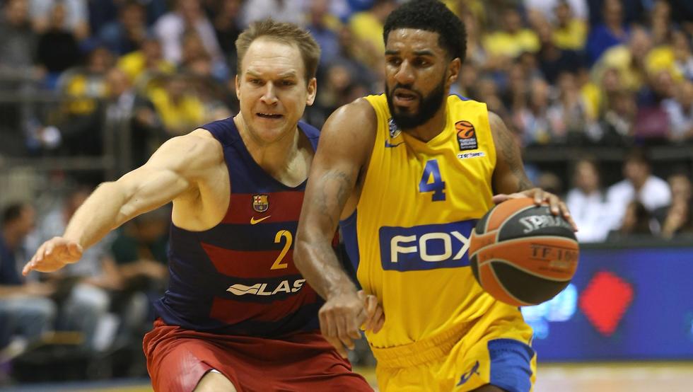 Seeley Dennis (derecha) es uno de los jugadores que van a llegar a Basket Zaragoza