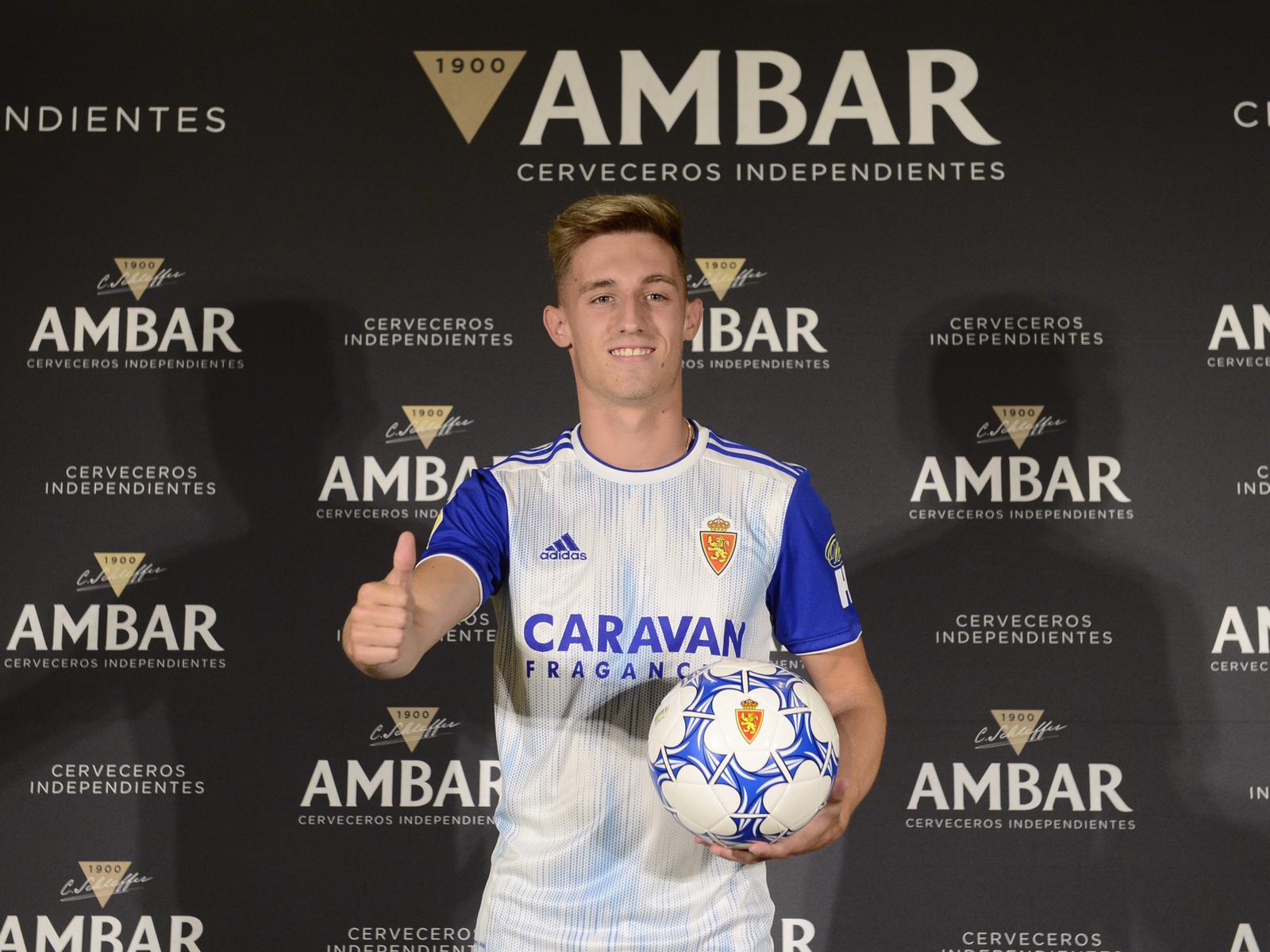 Álex Blanco en su presentación como nuevo jugador del Real Zaragoza | Foto: Real Zaragoza