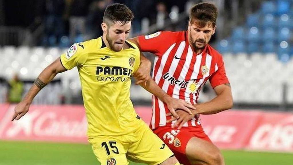 Miguel Llambrich con la camiseta del Villarreal