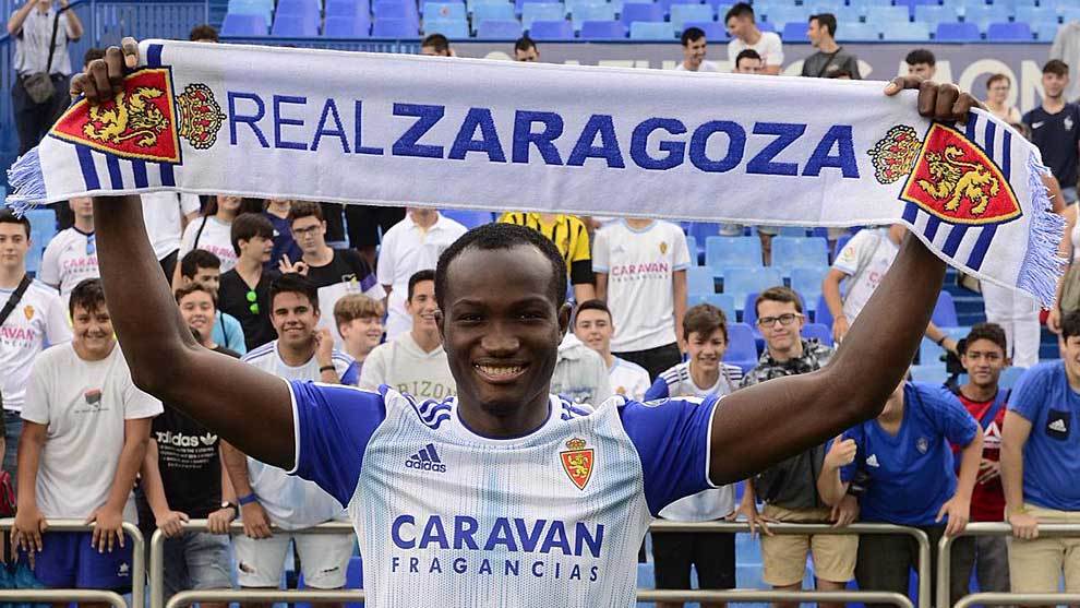 Dwamena en su presentación con el Real Zaragoza