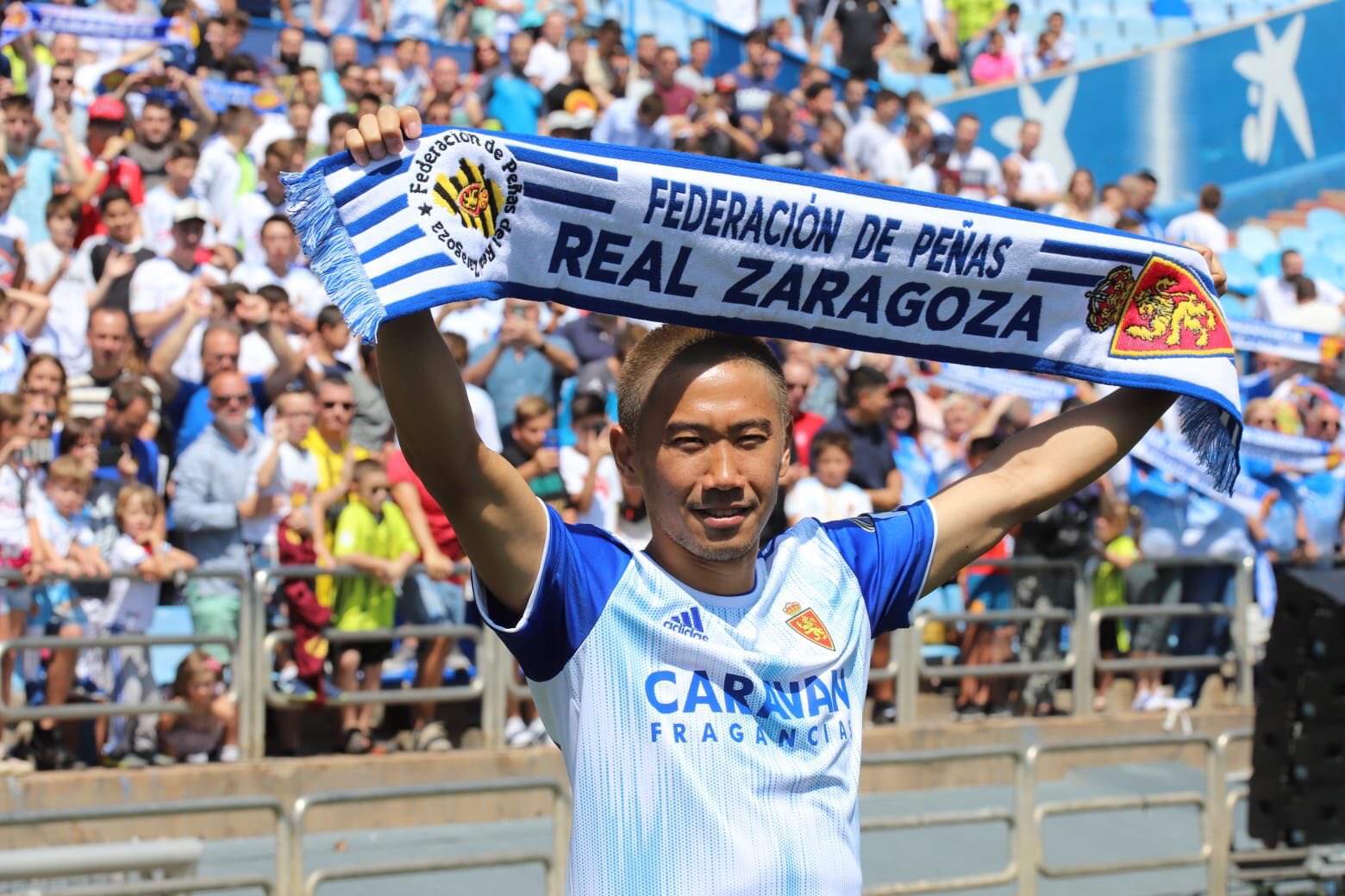 Kagawa en su presentación como nuevo jugador del Real Zaragoza | Foto: @FPRealZaragoza