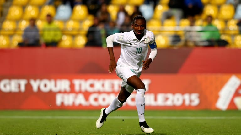 Nwakali con la camiseta de la selección nacional sub-21 de su país