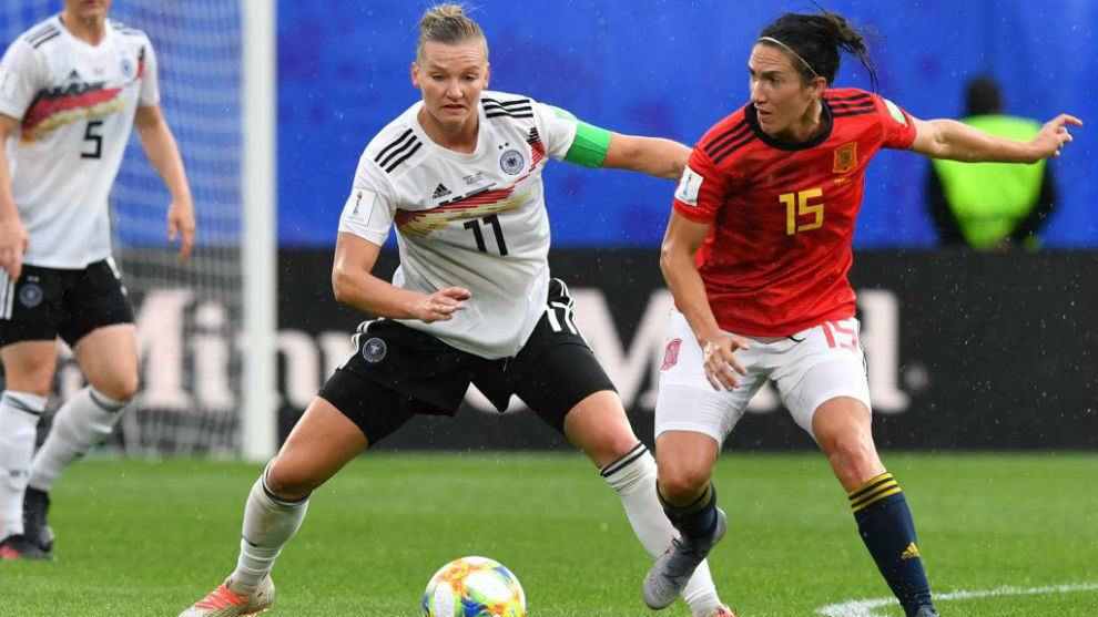 Silvia Meseguer durante el partido contra Alemania. Foto: AFP