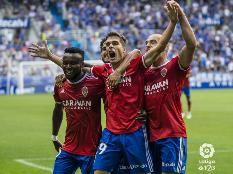 Pombo (dcha), Soro (centro) y James (izda) celebrando un gol en el Tartiere. Foto: Liga 123