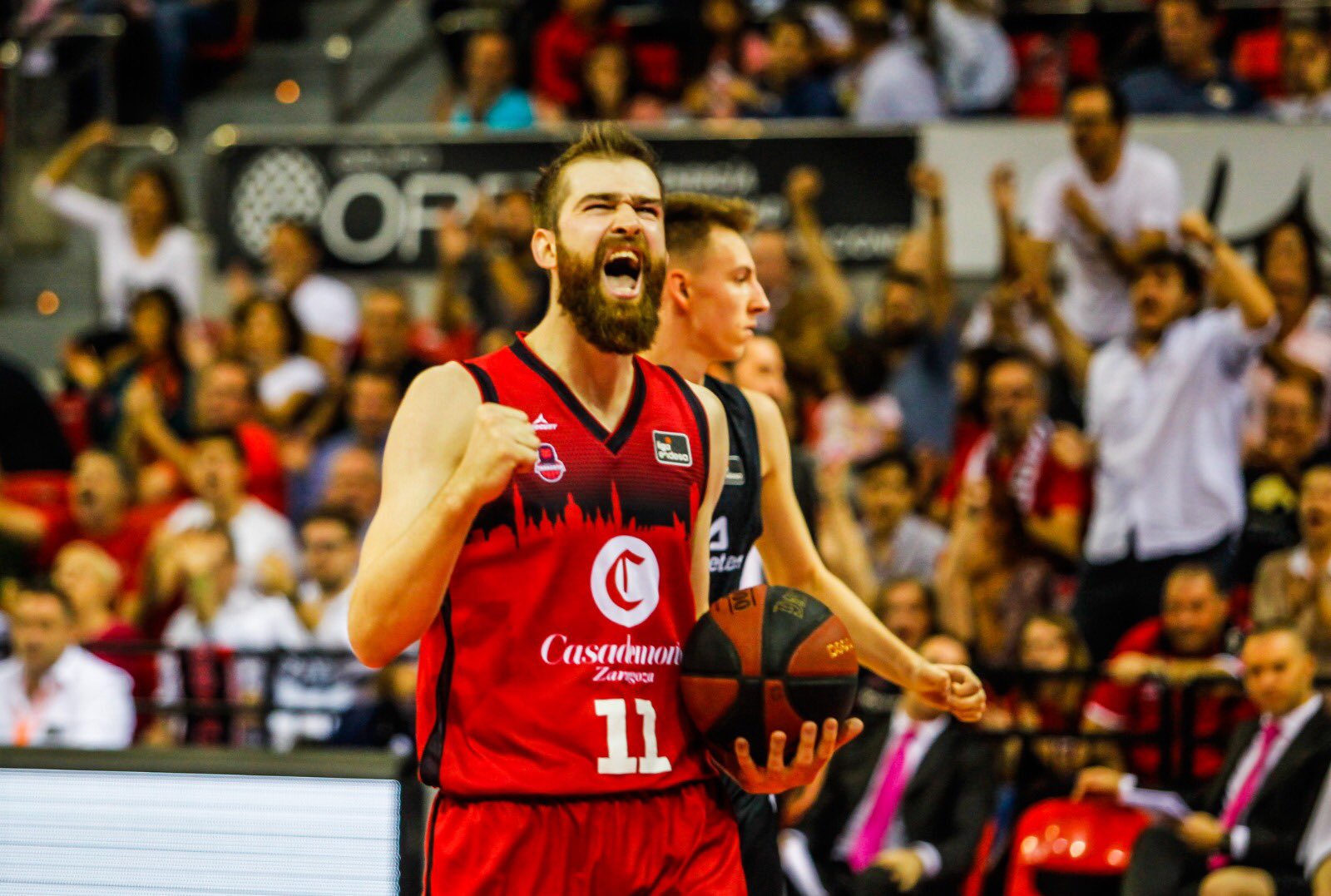 Nemanja Radovic celebra la victoria de su equipo | Foto: Casademont Zaragoza