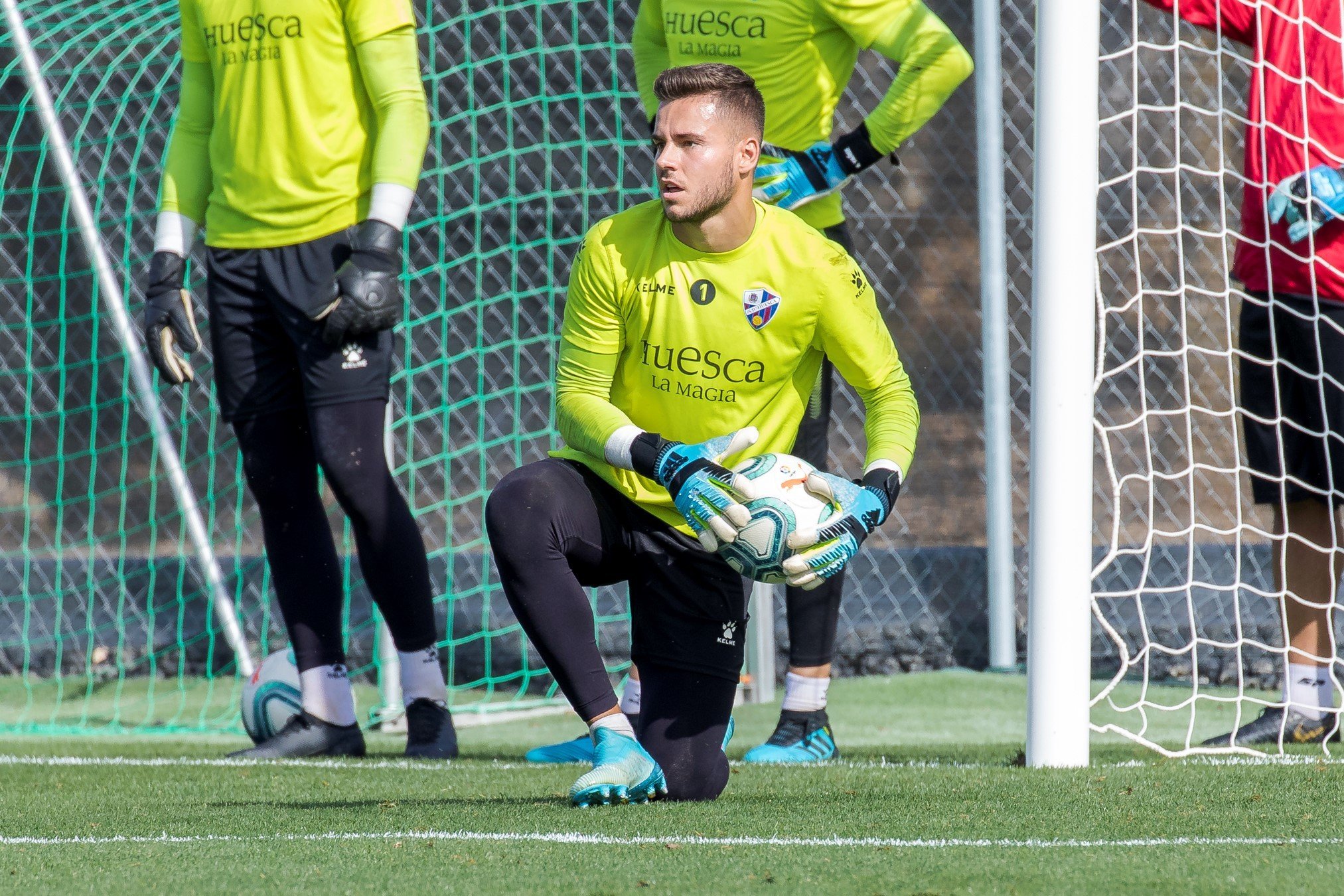 Álvaro Fernández durante un entrenamiento con el Huesca. | Foto: SD Huesca