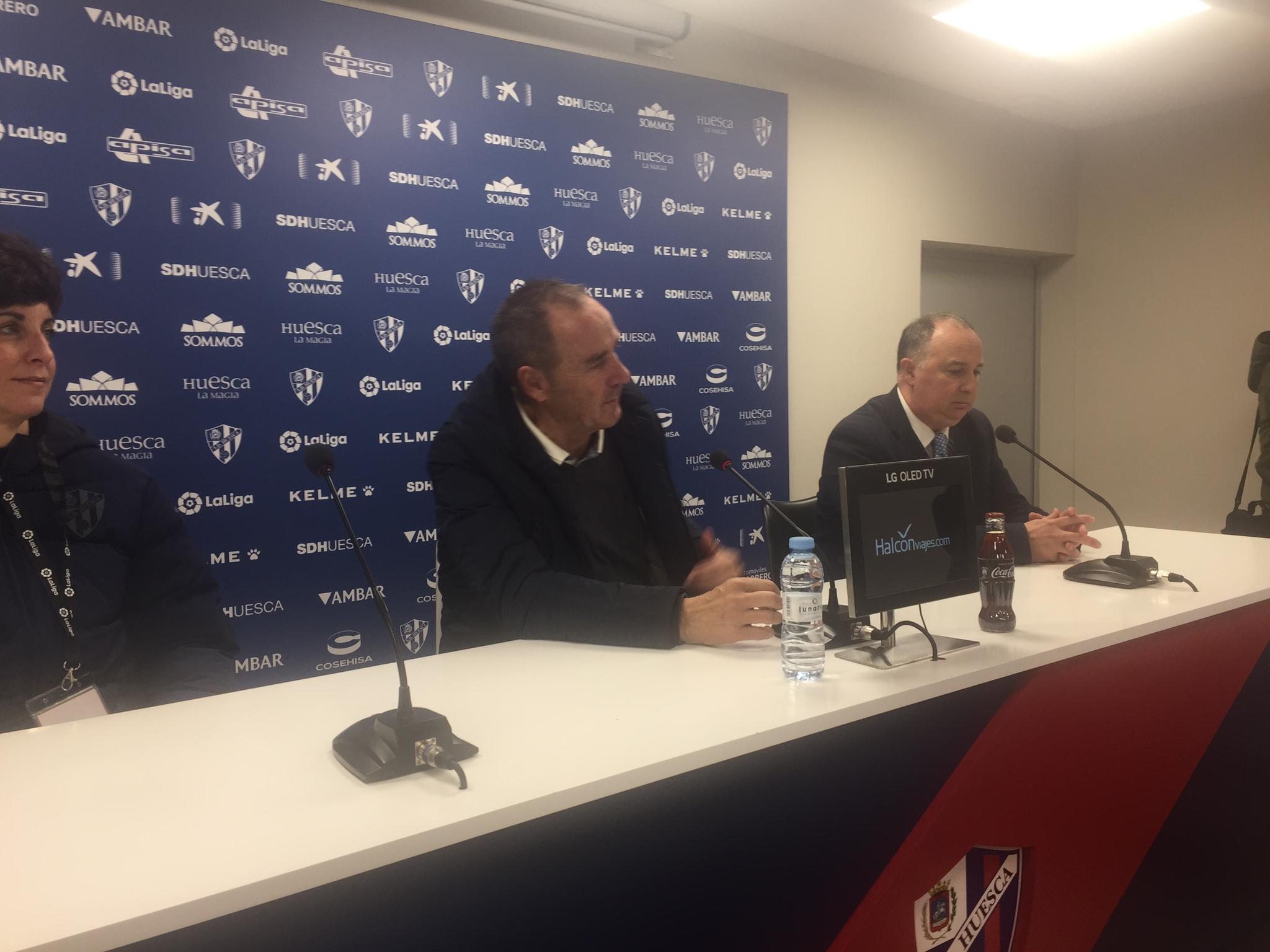 Víctor Fernández, en la sala de prensa de El Alcoraz. Foto: Sportaragon