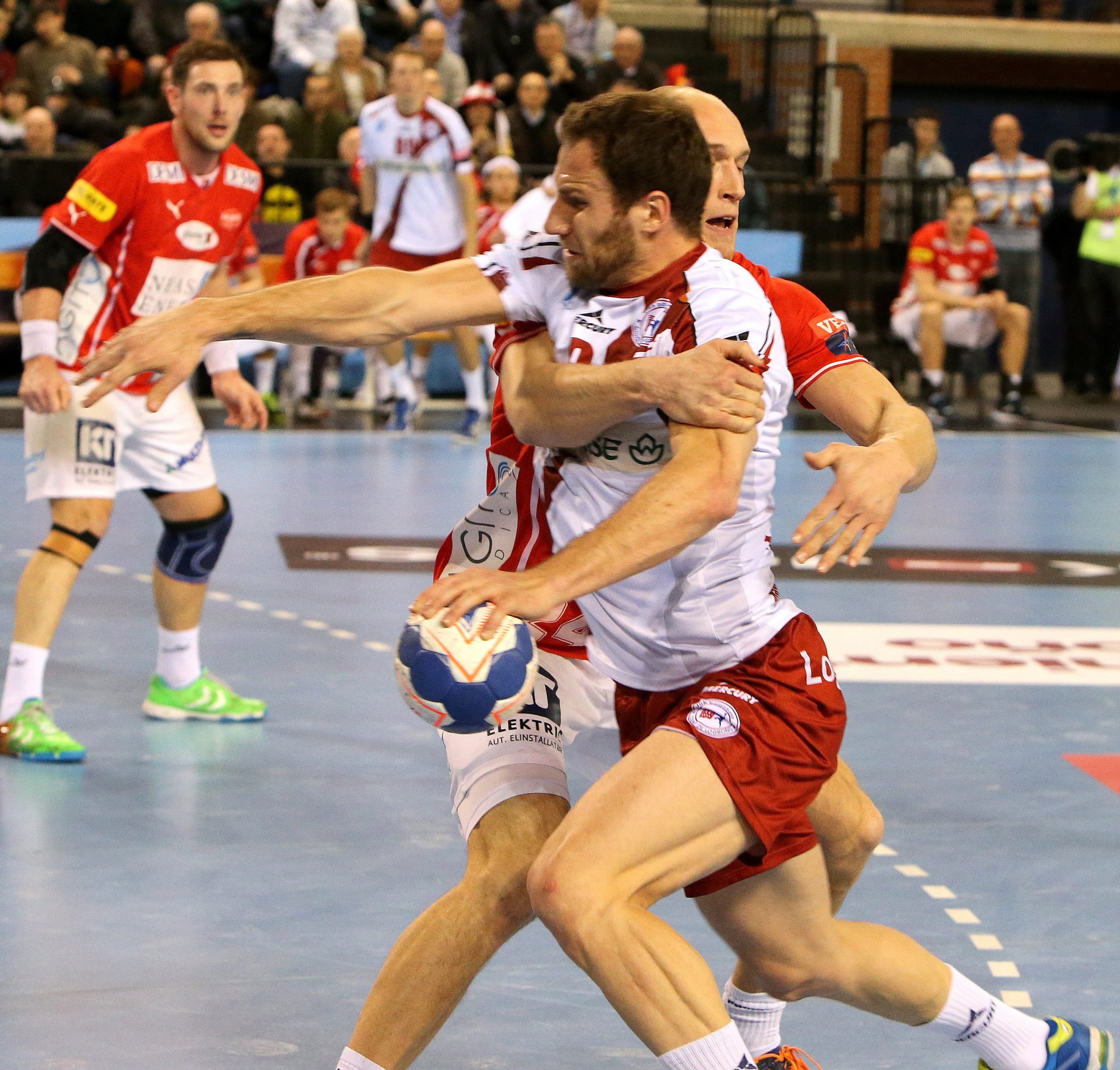 Sasha Tioumentsev contra el Aalborg. Foto: Juan Marín