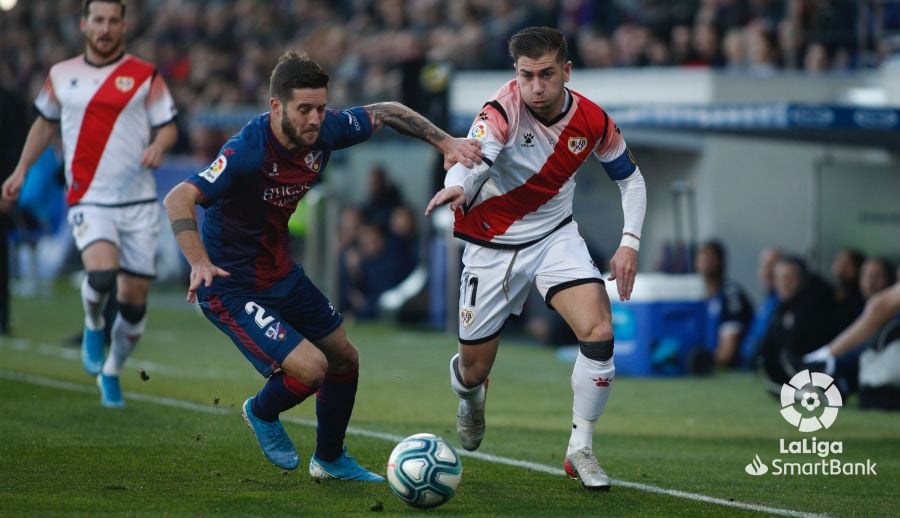 Embarba, jugador del Rayo Vallecano, ha llevado esta tarde mucho peligro en el partido contra la SD Huesca. Foto: LFP