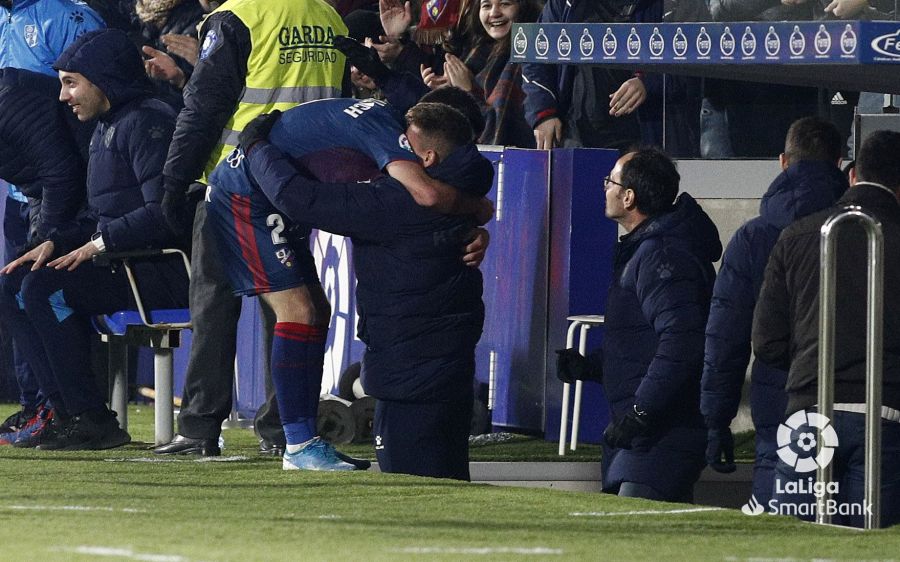 Miguelón se fue a celebrar su gol con Raba, en la imagen. Foto: LaLiga