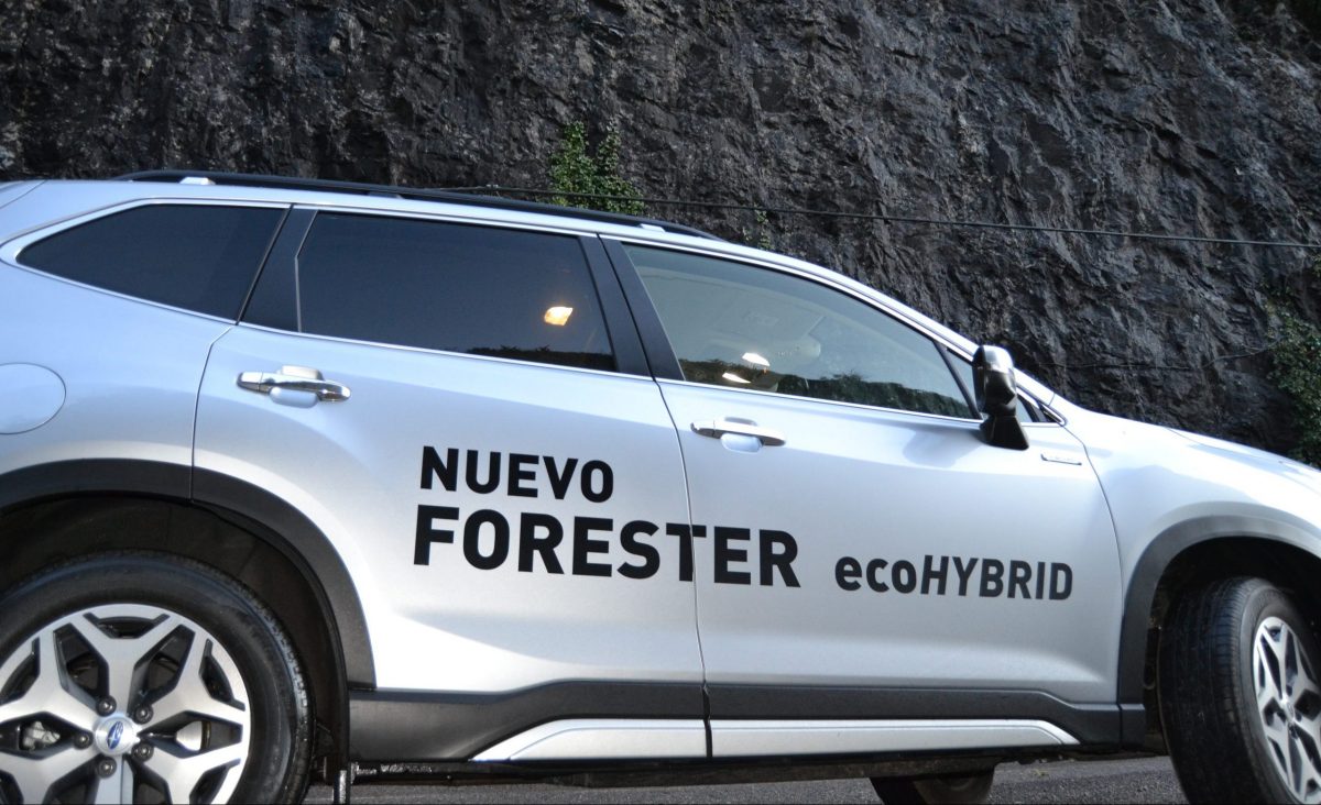 El nuevo Forester de Subaru a la salida del túnel del congosto de Ventamillo dirección Campo. Foto: Sportaragon