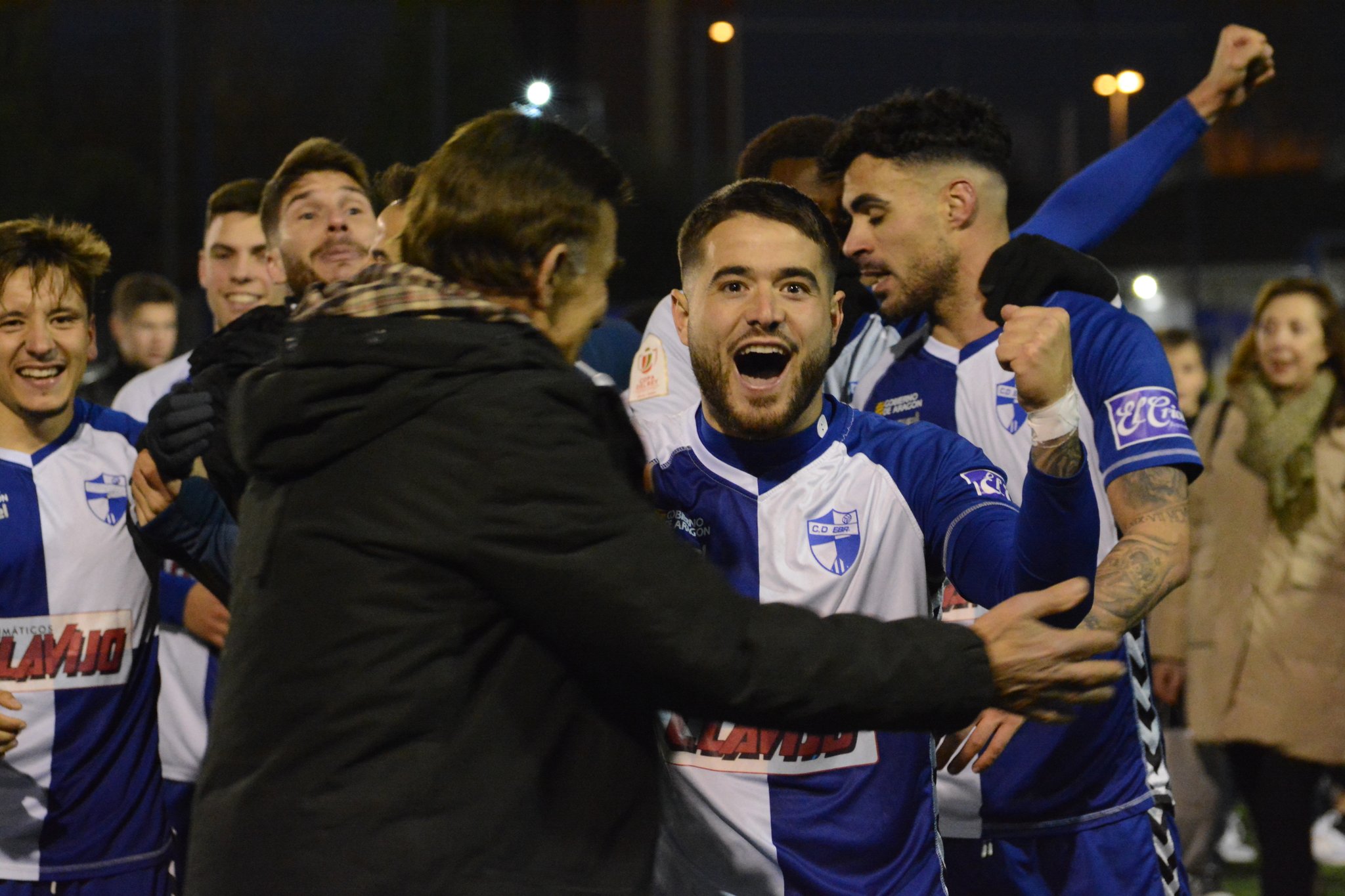 Jugadores del Ebro celebran su pase en Copa | Foto: CD Ebro