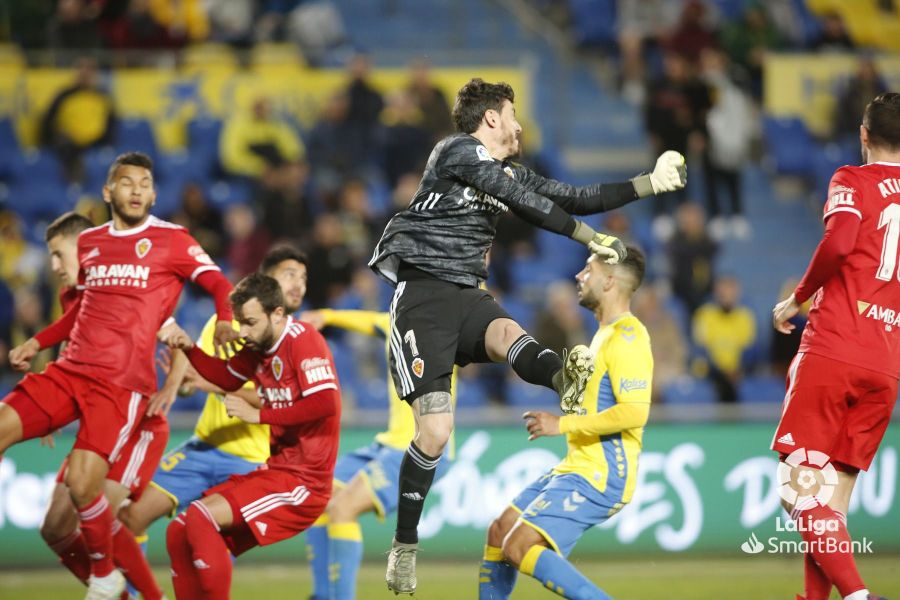 Cristian Álvarez en una acción del partido | Foto: LaLiga