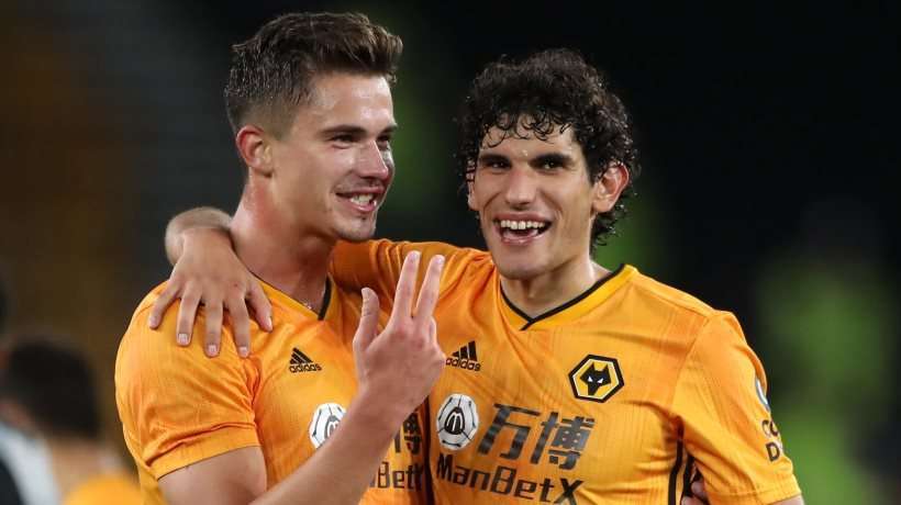 Jesus Vallejo en su etapa en el Wolverhampton Wanderers FC
