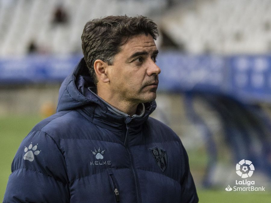 Míchel, durante el Real Oviedo - Huesca | Foto: LaLiga