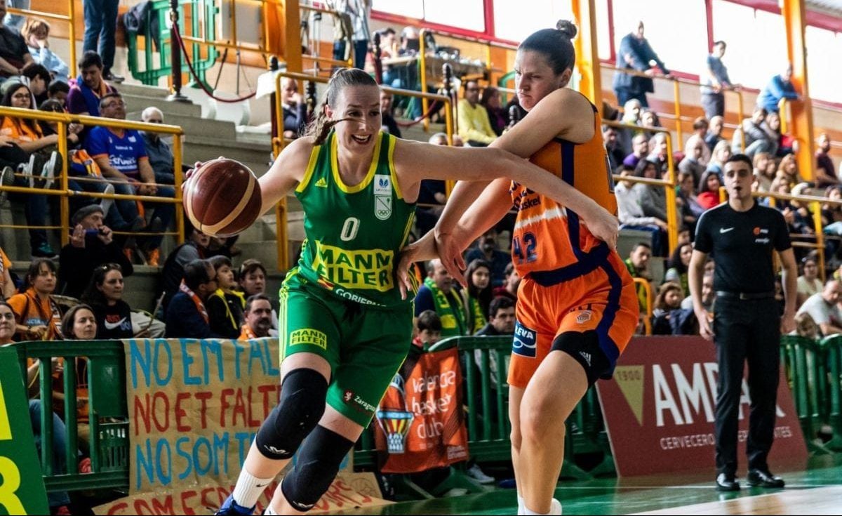 Merrit Hempe en el partido ante Valencia B.C. en el Eduardo Lastrada | @STCBaloncesto