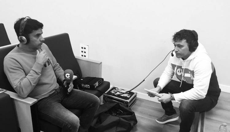 Míchel en la entrevista con Pablo Barrantes realizada en la sala de prensa de El Alcoraz. Foto: Cedida