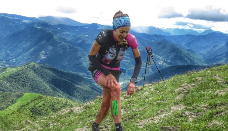 Virginia Pérez, en plena tensión durante uno de los ascensos de los picos que conforman la Bucardada. Foto: Monrasín