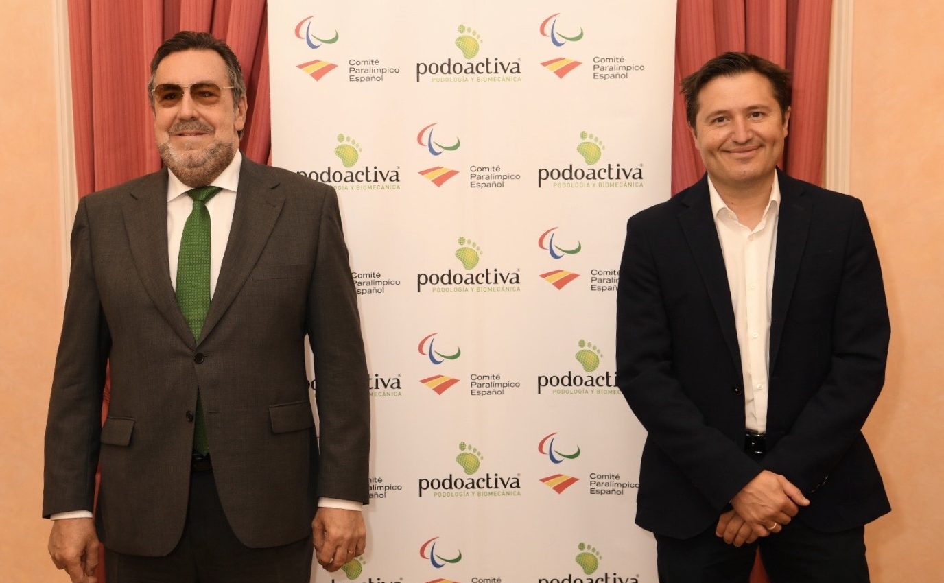 Miguel Carballeda y Víctor Alfaro en el acto donde se selló la continuidad de la relación entre Poroactiva y los paralímpicos españoles. Foto: Podoactiva