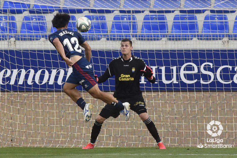 Okazaki cabecea a gol para abrir la defensa de Las Palmas. Foto: LaLiga