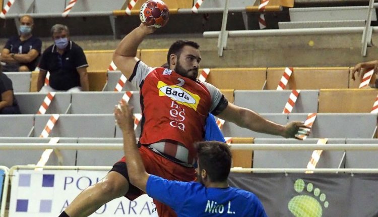 Iván Montoya, en la imagen, fue de los pocos jugadores del Bada que lo hicieron bien contra Valladolid. Foto: C.Pascual