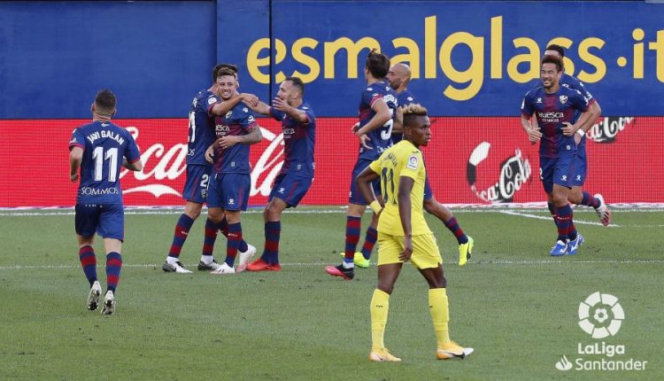 Maffeo celebra su primer gol con el Huesca que abrió el marcador en La Cerámica contra el Villarreal. Foto: LFP