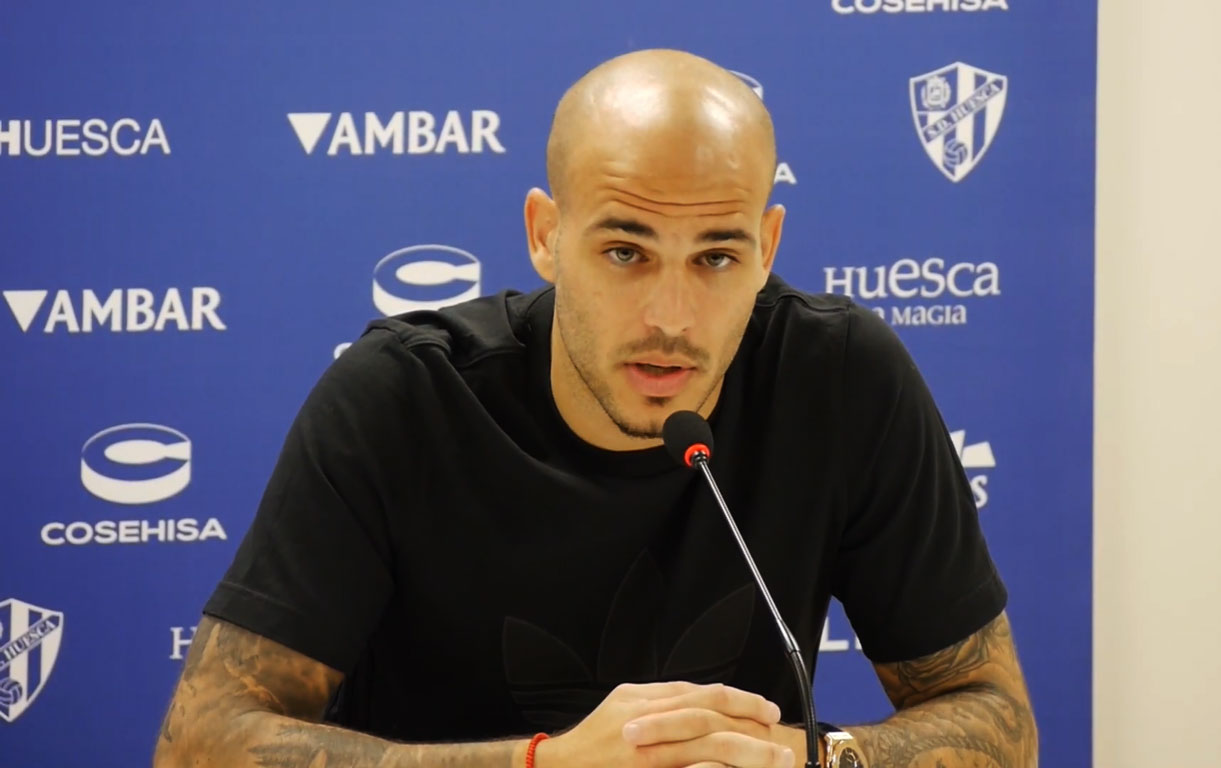 Sandro, en su presentación con la SD Huesca