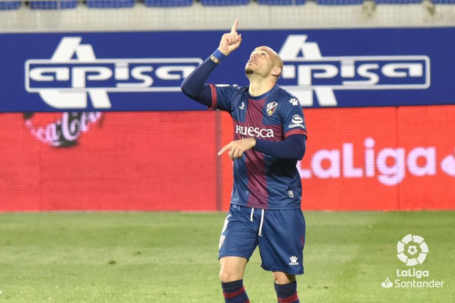 Sandro dedica su primer gol con la SD Huesca. Foto: La Liga