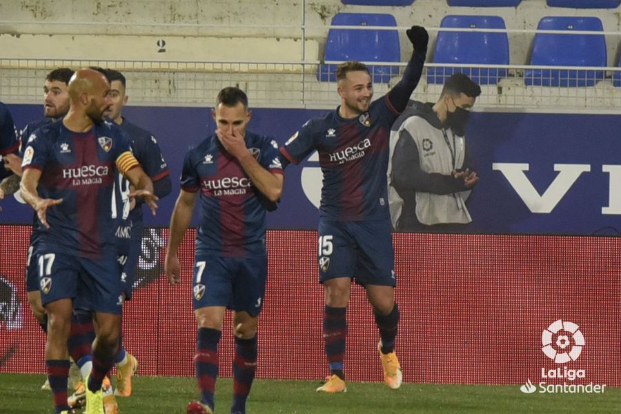 Ontiveros abrió el marcador en el Huesca - Levante con un penalti perfecto. Foto: LaLiga