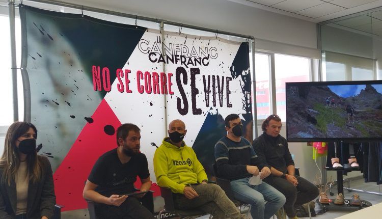 Presentación de la Canfranc-Canfranc en Izas, principal patrocinador de la carrera. Foto: Sportaragon