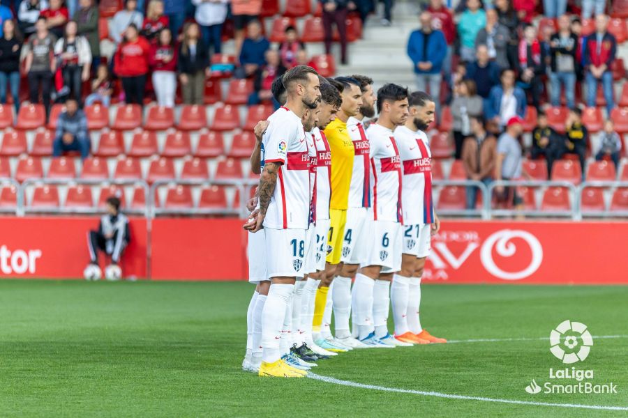 Imagen del equipo con el que la SD Huesca saltó al campo de Anduva contra el Mirandés. Foto: LaLiga