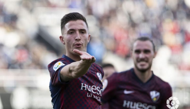 Escriche celebra uno de los goles con los que el Huesca alfombró el triunfo contra el Cartagena en el Cartagonova. Foto: LaLiga
