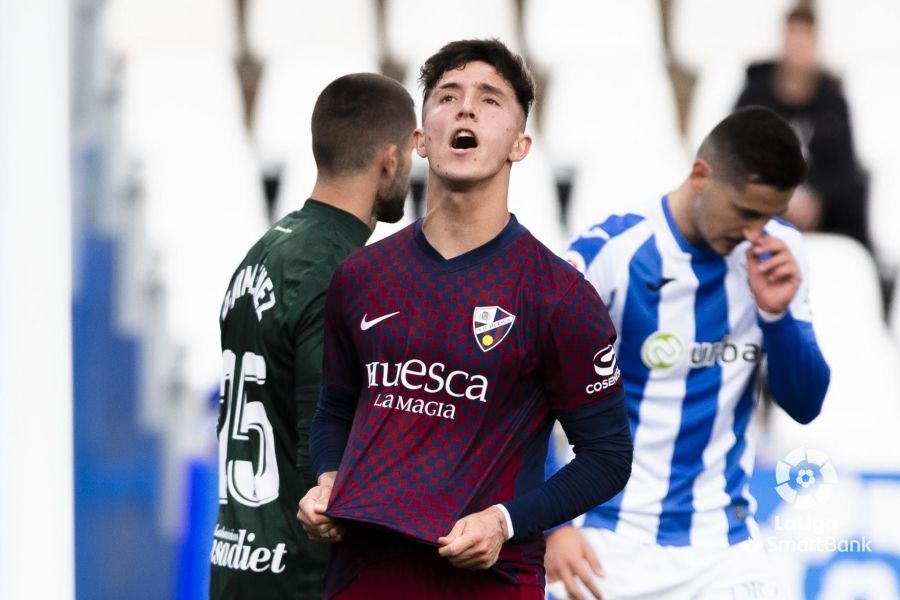 Escriche se lamenta de una ocasión perdida en el Leganés Huesca. Foto: LaLiga CD Leganés empate