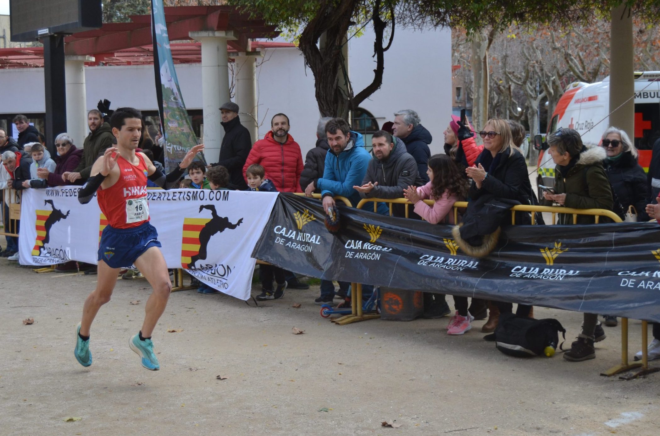 Pablo Salaverría en la imagen gana el aragonés de cross en Huesca. Foto: Sportaragon