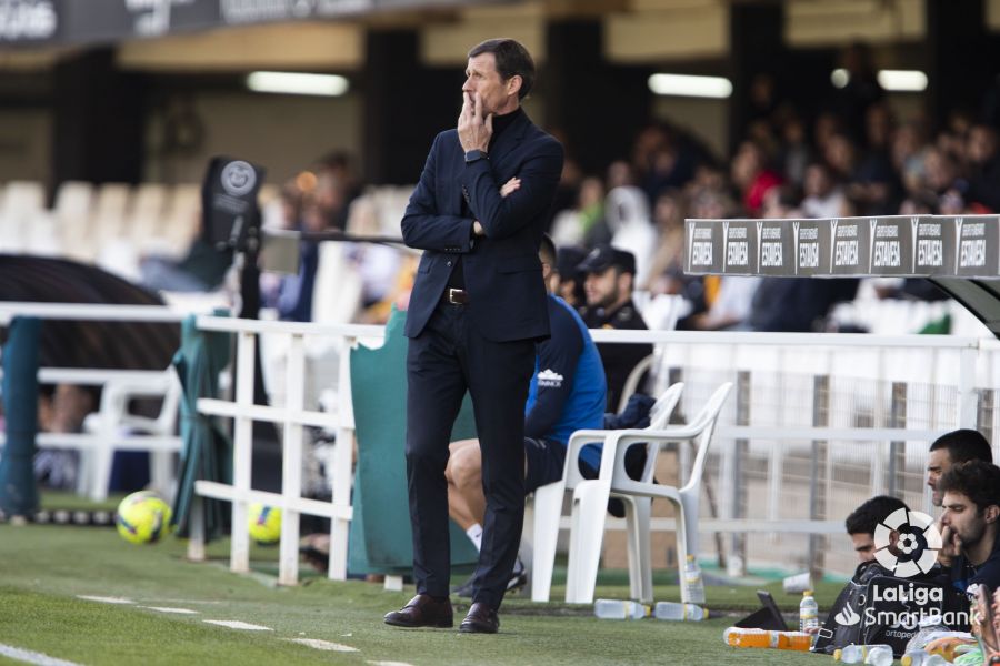 Ziganda observa a sus jugadores contra el Cartagena. Foto: LaLiga