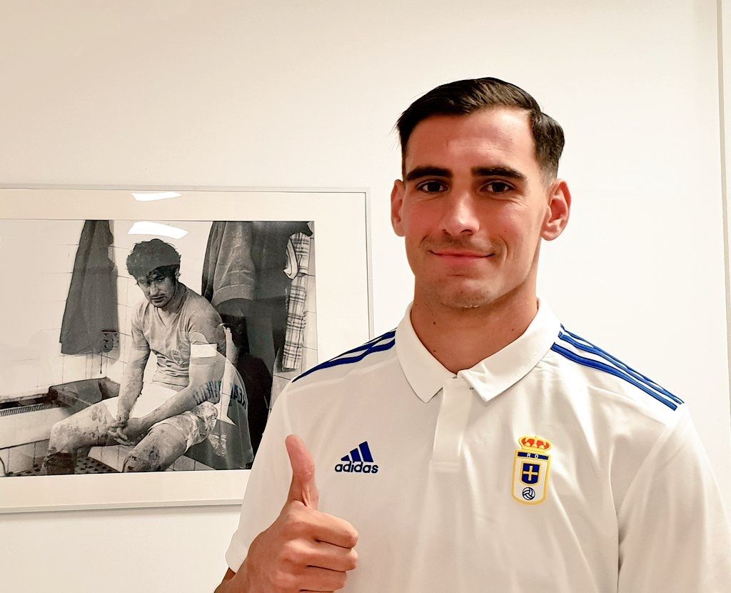 Dani Calvo presentado como nuevo jugador del Real Oviedo. | Foto: Real Oviedo