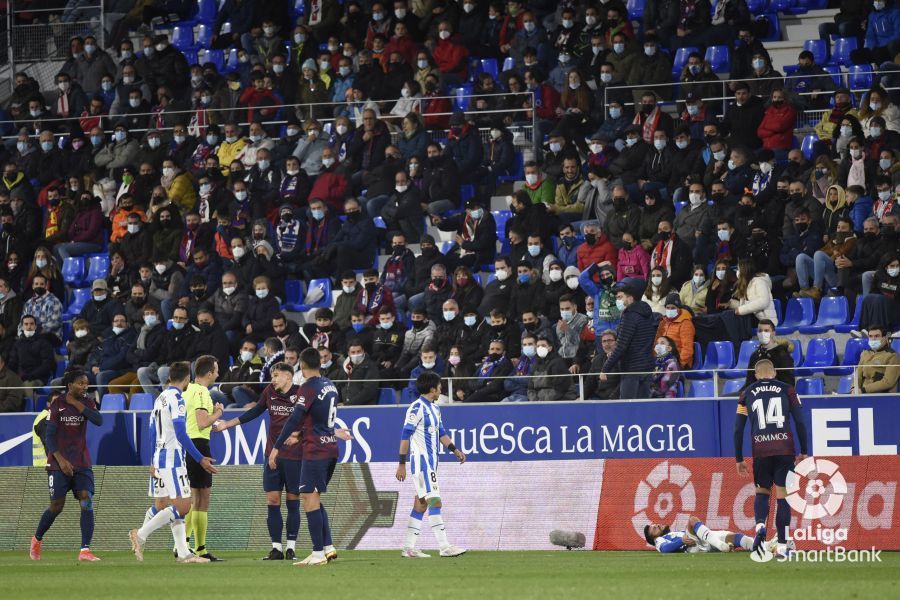 Aficionados del Huesca en el partido contra el Leganés donde los oscenses dieron una pobre imagen. Foto: LaLiga