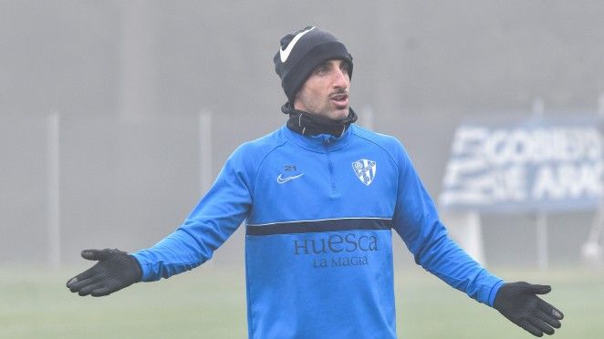 Imágenes de Marc Mateu en un entrenamiento. Foto: SD Huesca.