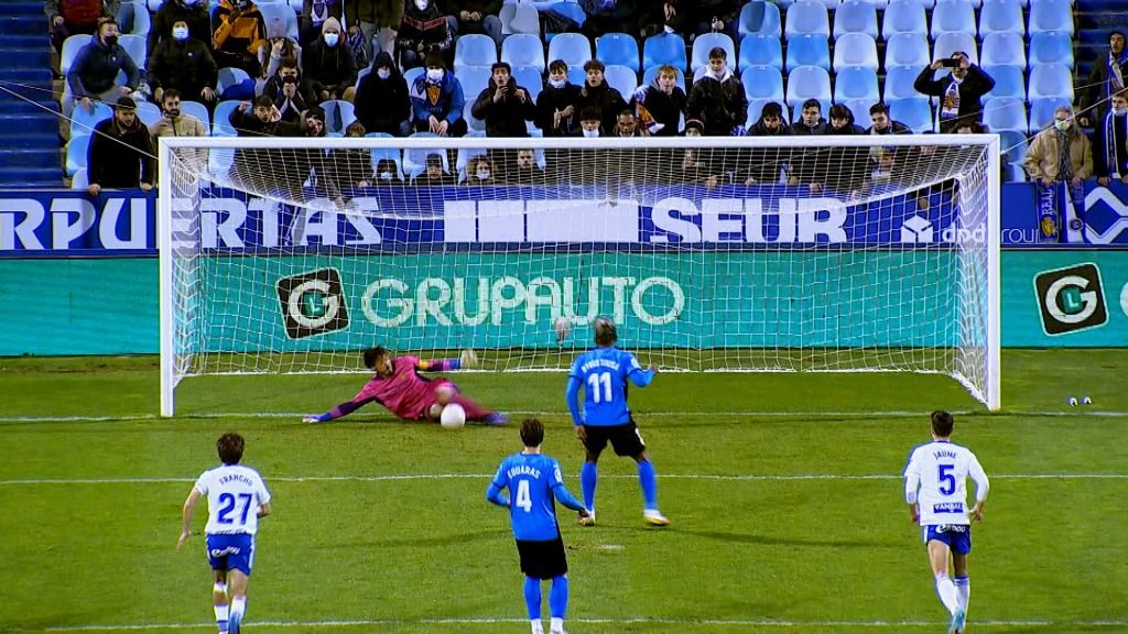 Cristian Álvarez salva al Zaragoza