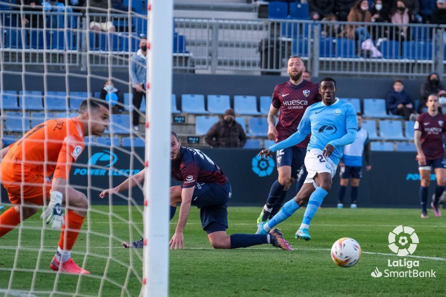 Timor, Ignasi y Andrés en el segundo gol local en el Ibiza-Huesca. Foto: La Liga.