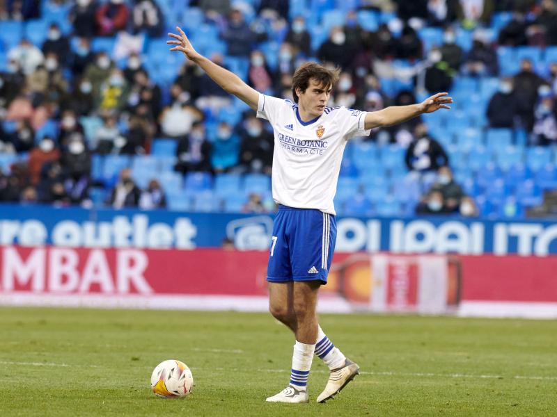 Francho Serrano dirige al equipo en La Romareda. Imagen: Tino Gil - Real Zaragoza.