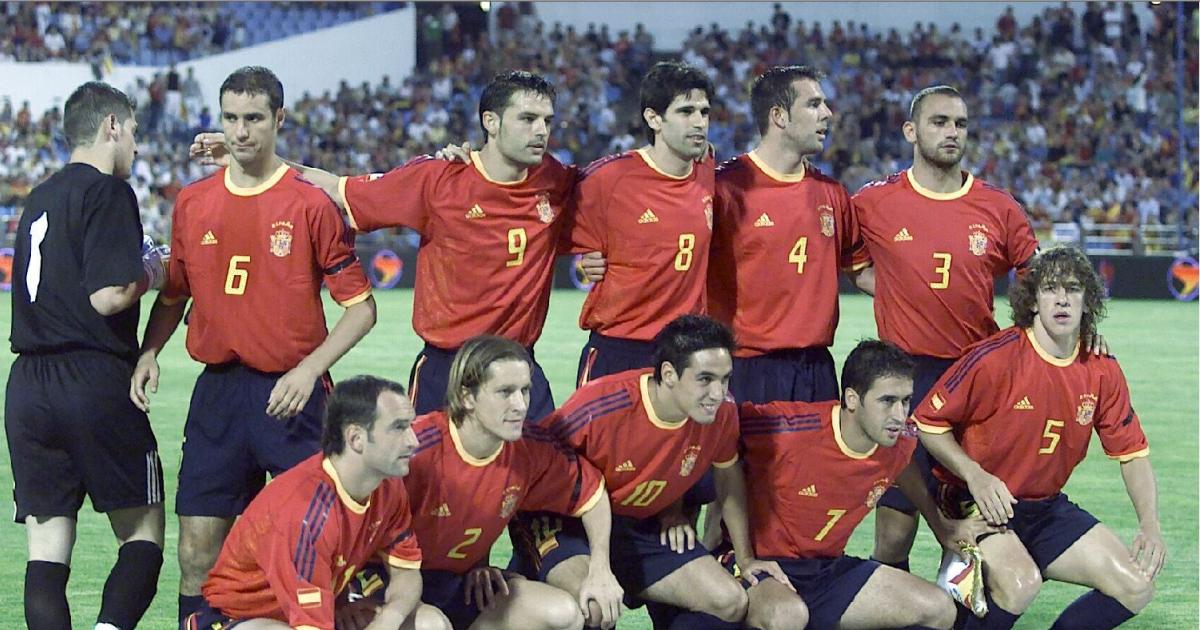 ▷ La selección española tiñe de a La Romareda