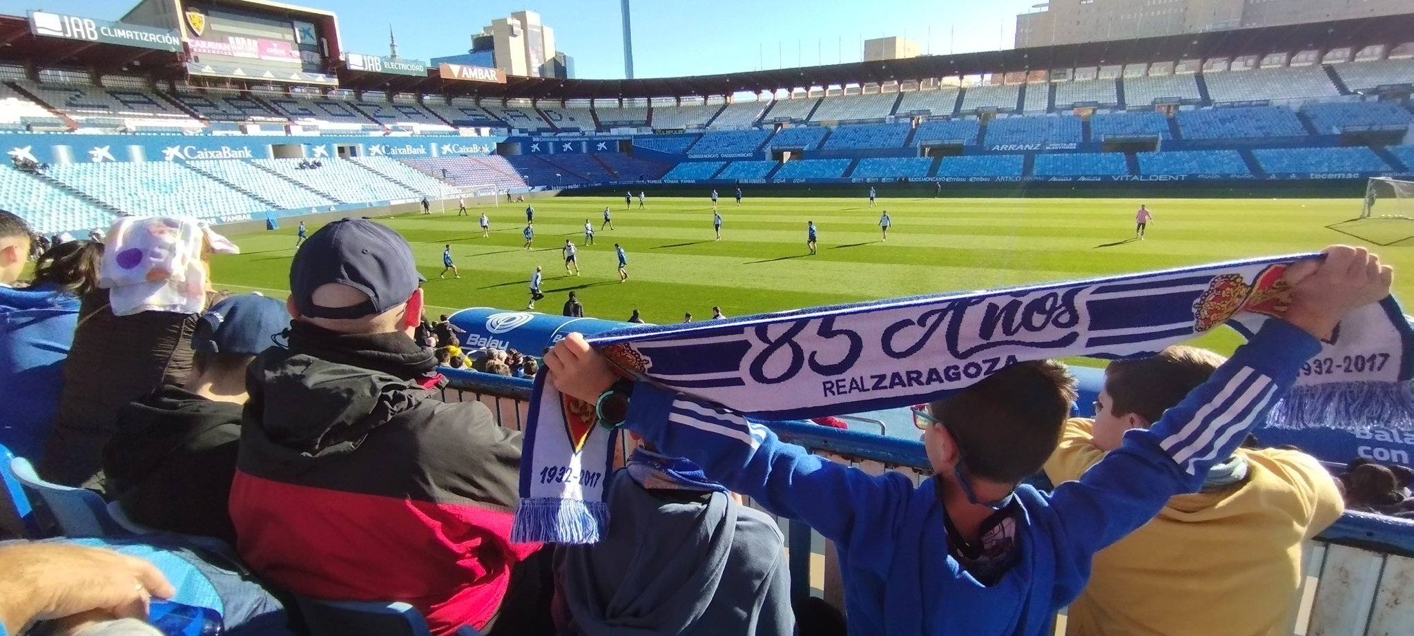 La afición respaldó a los jugadores en La Romareda. Imagen: PZ Valdespartera.