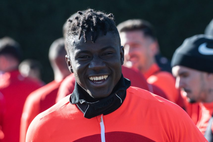 Obeng en el entrenamiento. Foto del twitter SDHuesca